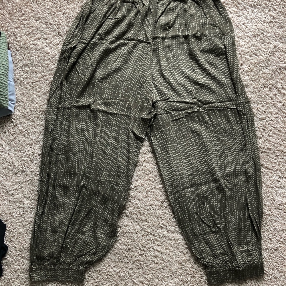 Anthropology flowy pants w elastic waist&ankles